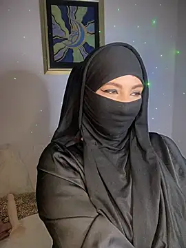 Snapshot of Zeynep-Lahsen chatting on 13, 1, 2025 Zeynep-Lahsen online show from 13, 1, 2025
