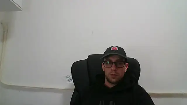 Snapshot of mikealcorleone chatting on 21, 12, 2024 mikealcorleone online show from 21, 12, 2024