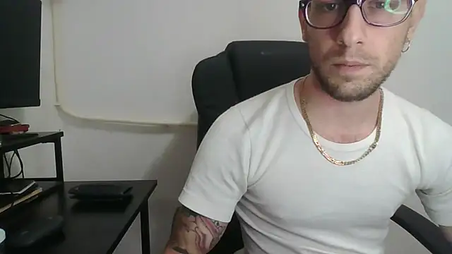 Snapshot of mikealcorleone chatting on 24, 12, 2024 mikealcorleone online show from 24, 12, 2024