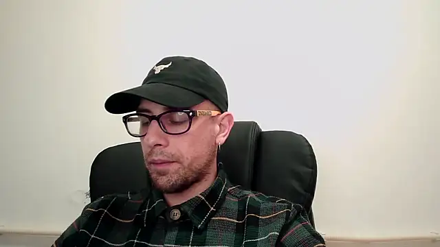 Snapshot of mikealcorleone chatting on 21, 1, 2025 mikealcorleone online show from 21, 1, 2025