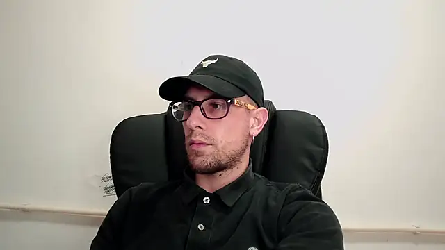 Snapshot of mikealcorleone chatting on 23, 1, 2025 mikealcorleone online show from 23, 1, 2025