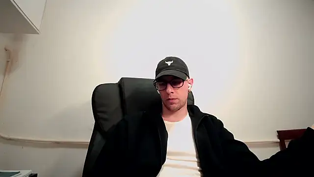 Snapshot of mikealcorleone chatting on 23, 2, 2025 mikealcorleone online show from 23, 2, 2025