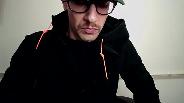 Snapshot of mikealcorleone chatting on 19, 3, 2025 mikealcorleone online show from 19, 3, 2025