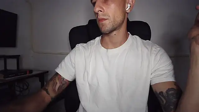 Snapshot of mikealcorleone chatting on 23, 9, 2025 mikealcorleone online show from 23, 9, 2025