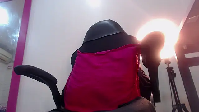 DirtyNaughXX online show from 10, 10, 2025