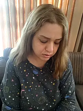 Snapshot of cansuozell chatting on 13, 3, 2026 cansuozell online show from 13, 3, 2026