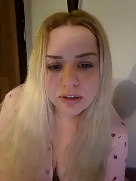 Snapshot of cansuozell chatting on 24, 3, 2026 cansuozell online show from 24, 3, 2026