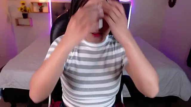 mia aira online show from 2, 12, 2024