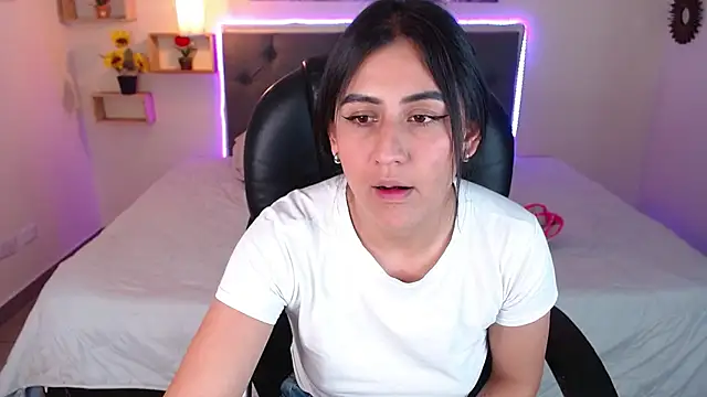 mia aira online show from 6, 12, 2024