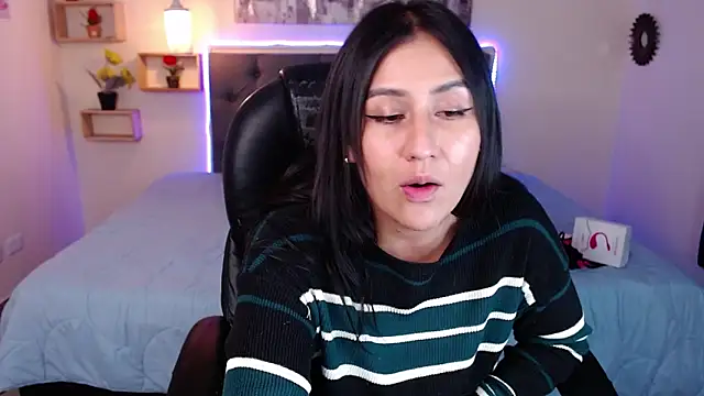 mia aira online show from 10, 2, 2025