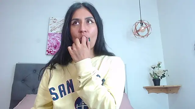 mia aira online show from 11, 2, 2025