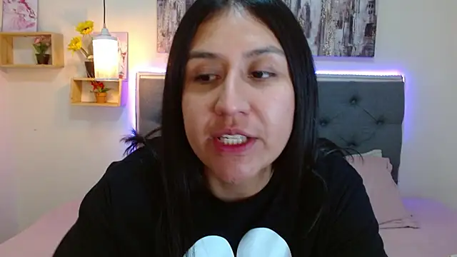 mia aira online show from 12, 9, 2025