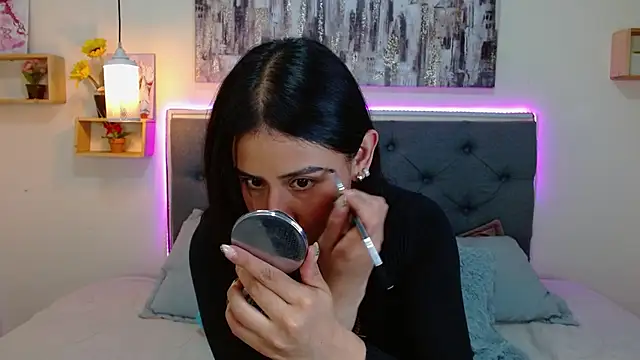 mia aira online show from 19, 9, 2025