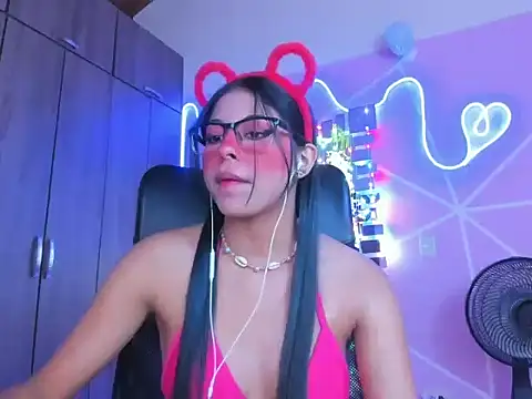 Snapshot of _ALLYSON18_ chatting on 19, 1, 2025  ALLYSON18  online show from 19, 1, 2025