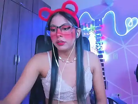 Snapshot of _ALLYSON18_ chatting on 8, 2, 2025  ALLYSON18  online show from 8, 2, 2025
