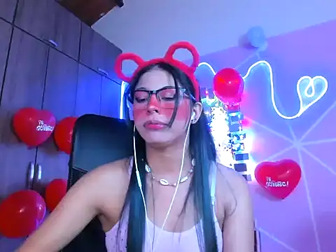 Snapshot of _ALLYSON18_ chatting on 16, 2, 2025  ALLYSON18  online show from 16, 2, 2025