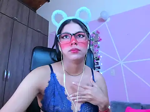 Snapshot of _ALLYSON18_ chatting on 2, 3, 2025  ALLYSON18  online show from 2, 3, 2025
