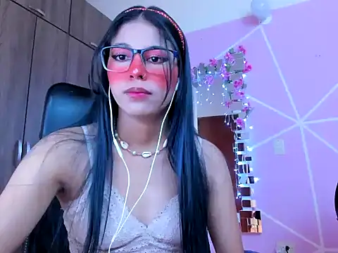 Snapshot of _ALLYSON18_ chatting on 12, 3, 2025  ALLYSON18  online show from 12, 3, 2025