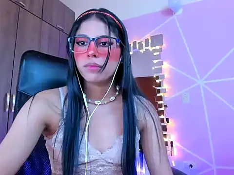 Snapshot of _ALLYSON18_ chatting on 18, 3, 2025  ALLYSON18  online show from 18, 3, 2025