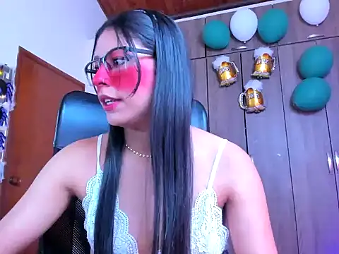 Snapshot of _ALLYSON18_ chatting on 3, 10, 2025  ALLYSON18  online show from 3, 10, 2025