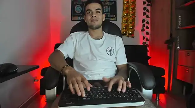 mikee scooth online show from 5, 1, 2025