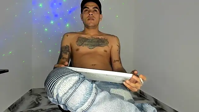 Snapshot of mikee_scooth chatting on 21, 3, 2026 mikee scooth online show from 21, 3, 2026