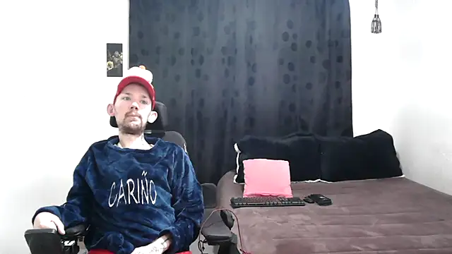 Snapshot of Sophia_and_Thomas chatting on 22, 12, 2024 Sophia and Thomas online show from 22, 12, 2024