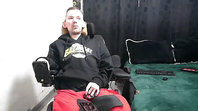 Snapshot of Sophia_and_Thomas chatting on 6, 3, 2025 Sophia and Thomas online show from 6, 3, 2025