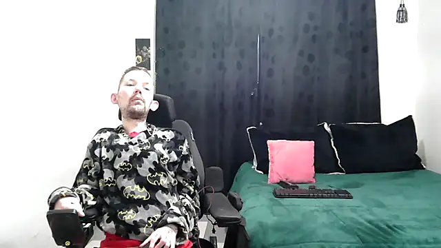 Snapshot of Sophia_and_Thomas chatting on 18, 3, 2025 Sophia and Thomas online show from 18, 3, 2025