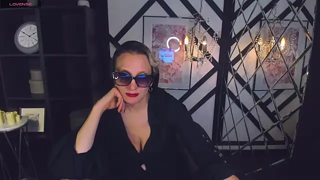 Queen Anna  online show from 15, 1, 2025