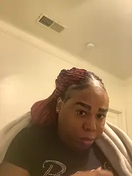 Snapshot of sexxycandyred chatting on 26, 9, 2025 sexxycandyred online show from 26, 9, 2025