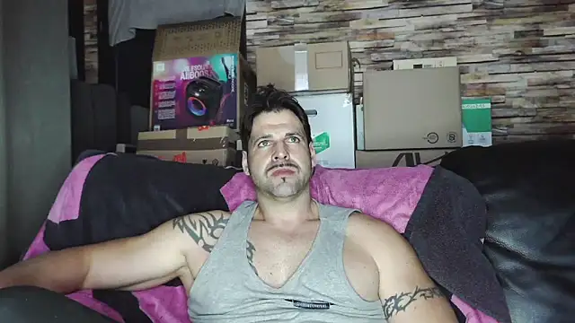 Snapshot of XxBigboybandxX chatting on 2, 3, 2026 XxBigboybandxX online show from 2, 3, 2026