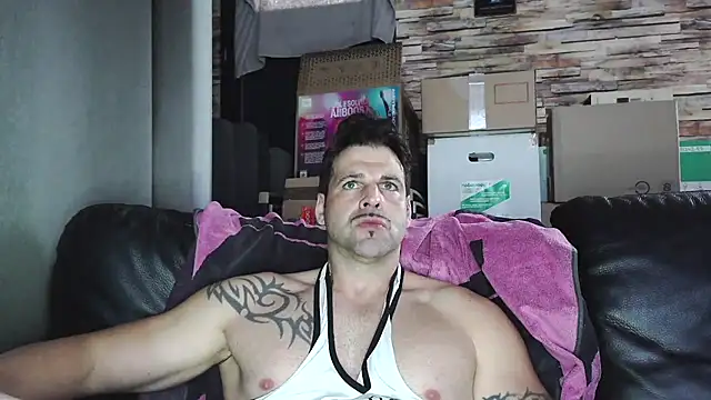 Snapshot of XxBigboybandxX chatting on 8, 3, 2026 XxBigboybandxX online show from 8, 3, 2026