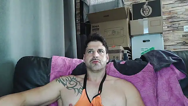 Snapshot of XxBigboybandxX chatting on 8, 4, 2026 XxBigboybandxX online show from 8, 4, 2026