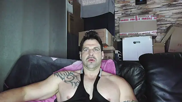 Snapshot of XxBigboybandxX chatting on 11, 4, 2026 XxBigboybandxX online show from 11, 4, 2026