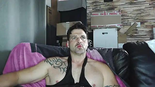 Snapshot of XxBigboybandxX chatting on 14, 4, 2026 XxBigboybandxX online show from 14, 4, 2026