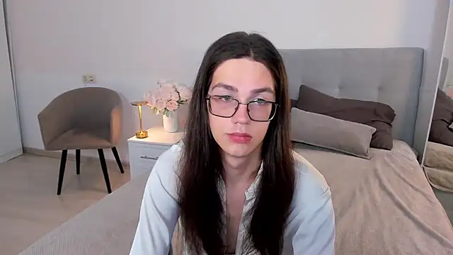 Alfreda Mills online show from 21, 9, 2025