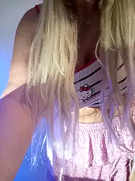 Snapshot of niunia19 chatting on 28, 10, 2025 niunia19 online show from 28, 10, 2025