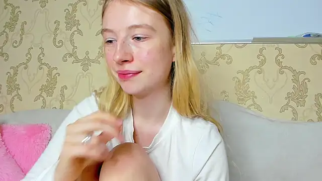 minidivaa  online show from 6, 12, 2024