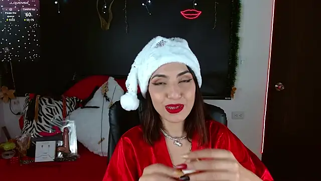 Carolaine69  online show from 10, 12, 2024