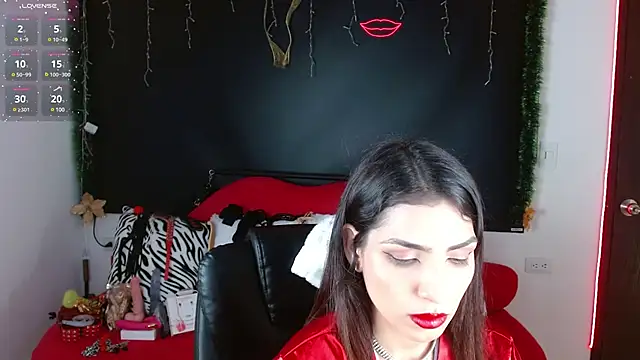 Carolaine69  online show from 14, 12, 2024