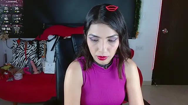 Carolaine69  online show from 18, 12, 2024