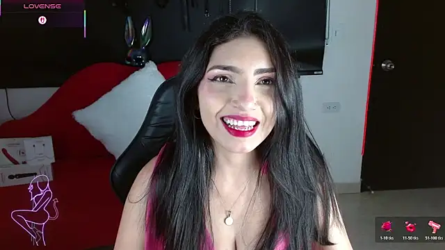 Snapshot of Carolaine69_ chatting on 18, 6, 2026 Carolaine69 online show from 18, 6, 2026
