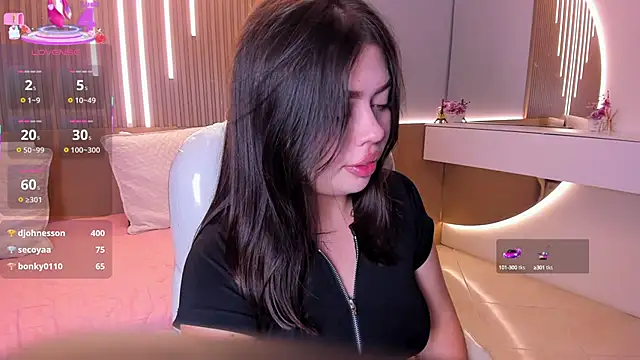 Snapshot of Sexy_paradise18_ chatting on 4, 10, 2025 Sexy paradise18  online show from 4, 10, 2025