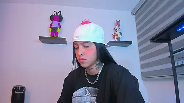 Gangster Girl online show from 21, 10, 2025