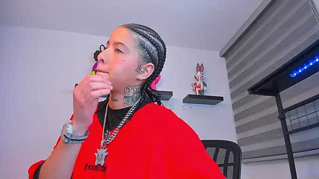 Gangster Girl online show from 4, 12, 2025