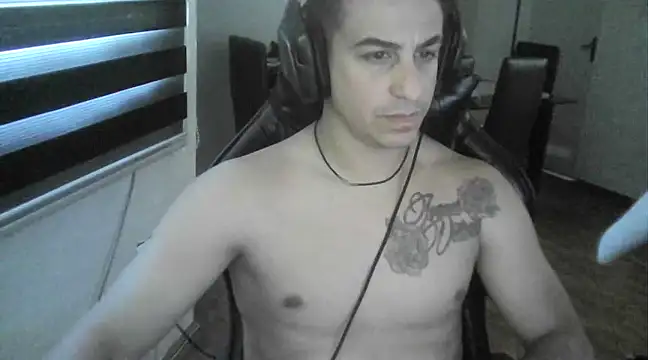 Snapshot of Ghostman89 chatting on 20, 12, 2024 Ghostman89 online show from 20, 12, 2024