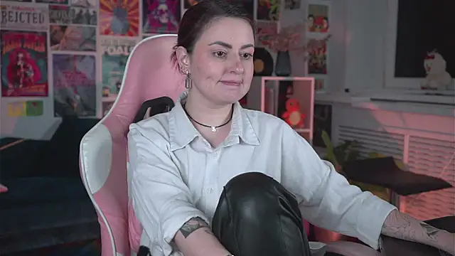 Lana  May online show from 31, 1, 2025