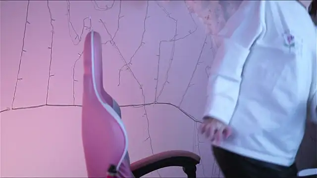 Lana  May online show from 12, 2, 2025