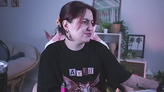 Lana  May online show from 14, 3, 2025